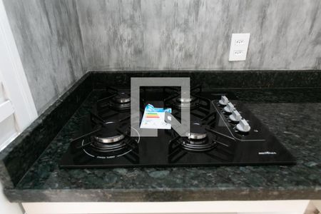 Sala / Cozinha / Cooktop de apartamento para alugar com 2 quartos, 28m² em Vila Santana, São Paulo