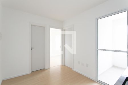 Sala / Cozinha  de apartamento para alugar com 2 quartos, 28m² em Vila Santana, São Paulo