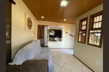 Casa à venda com 4 quartos, 170m² em Feitoria Seller, São Leopoldo