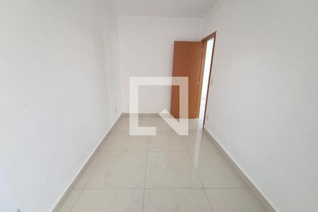 Quarto 2 de apartamento para alugar com 2 quartos, 70m² em Guilhermina, Praia Grande