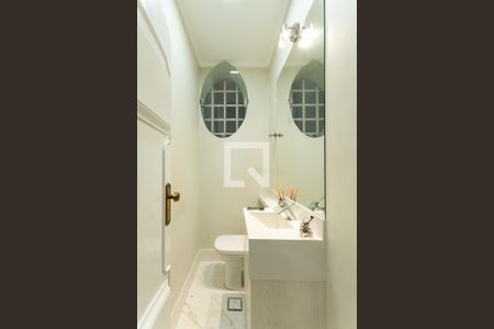 Lavabo de casa para alugar com 4 quartos, 650m² em Bela Aliança, São Paulo