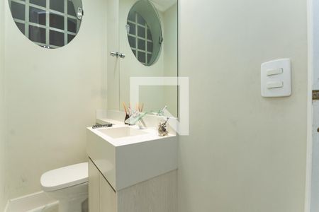 Lavabo de casa para alugar com 4 quartos, 650m² em Bela Aliança, São Paulo