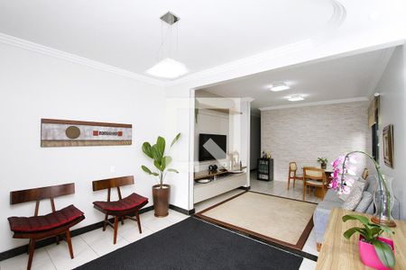 Sala de casa à venda com 3 quartos, 400m² em Paquetá, Belo Horizonte
