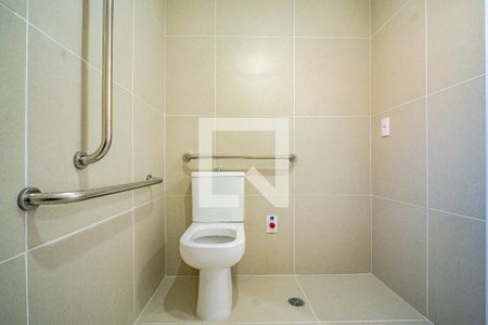 Banheiro de kitnet/studio à venda com 1 quarto, 27m² em Butantã, São Paulo