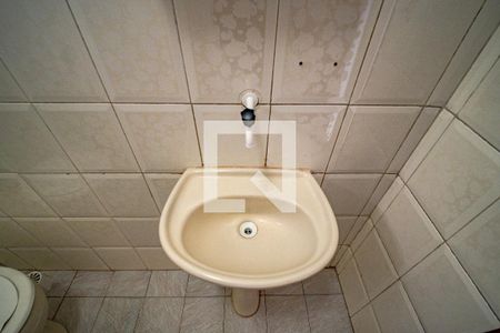 Banheiro de apartamento para alugar com 1 quarto, 28m² em Jardim Ester, São Paulo