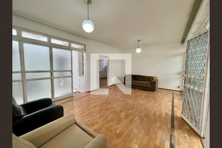 Casa para alugar com 3 quartos, 200m² em Serra, Belo Horizonte