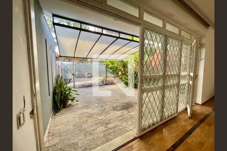 Casa para alugar com 3 quartos, 200m² em Serra, Belo Horizonte