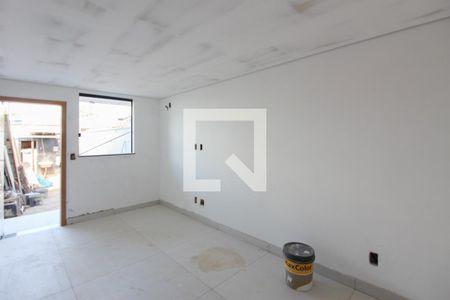 Sala de casa à venda com 2 quartos, 78m² em Copacabana, Belo Horizonte