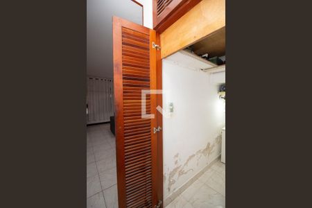 Dispensa de casa à venda com 3 quartos, 188m² em Jardim Marisa, São Paulo