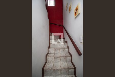 Escada de casa à venda com 3 quartos, 188m² em Jardim Marisa, São Paulo