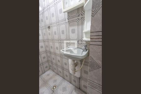 Banheiro  de casa para alugar com 1 quarto, 45m² em Eldorado, Diadema