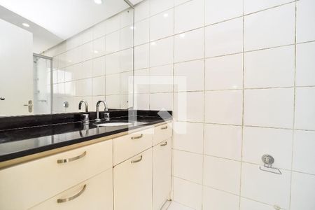Banheiro de apartamento para alugar com 1 quarto, 44m² em Mont’serrat, Porto Alegre