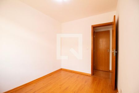 Quarto 01 de apartamento para alugar com 3 quartos, 83m² em Minas Brasil, Belo Horizonte