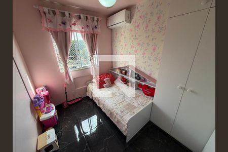 Quarto 1 de apartamento para alugar com 2 quartos, 52m² em Taquara, Rio de Janeiro