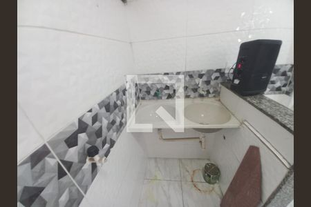 Casa para alugar com 2 quartos, 76m² em Realengo, Rio de Janeiro