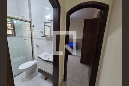 Banheiro da Suíte 1 de casa para alugar com 3 quartos, 175m² em Maracanã, Praia Grande