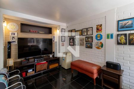 Sala de Tv de casa à venda com 3 quartos, 350m² em Vila Galvão, Guarulhos
