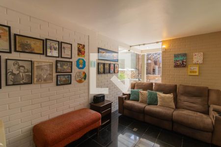 Sala de Tv de casa à venda com 3 quartos, 350m² em Vila Galvão, Guarulhos
