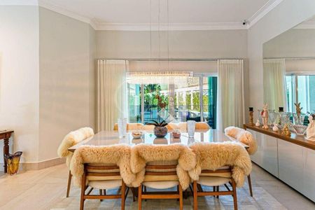 Casa à venda com 4 quartos, 577m² em Morada das Flores (Aldeia da Serra), Barueri