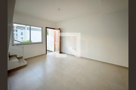 Sala de TV de casa para alugar com 2 quartos, 60m² em Sertão do Maruim, São José