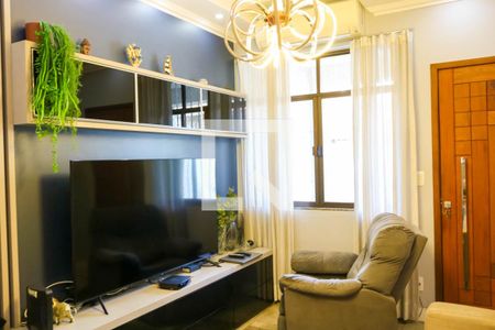 Sala de casa à venda com 3 quartos, 183m² em Piedade, Rio de Janeiro