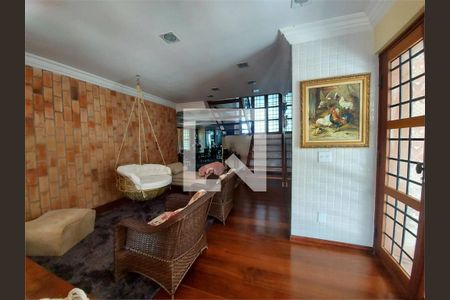 Casa à venda com 6 quartos, 390m² em Morada dos Pássaros, Barueri