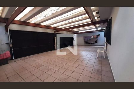 Casa à venda com 5 quartos, 225m² em Jardim Prudência, São Paulo