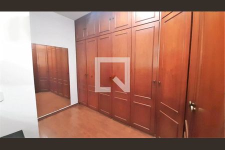 Casa à venda com 5 quartos, 225m² em Jardim Prudência, São Paulo