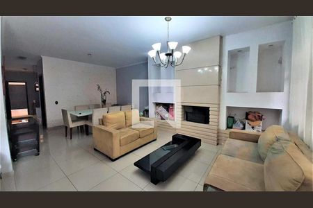 Casa à venda com 5 quartos, 225m² em Jardim Prudência, São Paulo