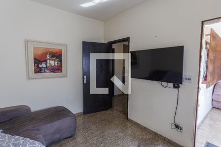 Sala 1 de casa à venda com 3 quartos, 300m² em Ipê, Belo Horizonte