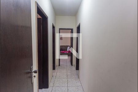 Corredor de casa à venda com 3 quartos, 300m² em Ipê, Belo Horizonte