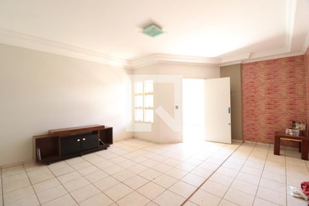 Sala de casa para alugar com 4 quartos, 197m² em Santa Mônica, Uberlândia