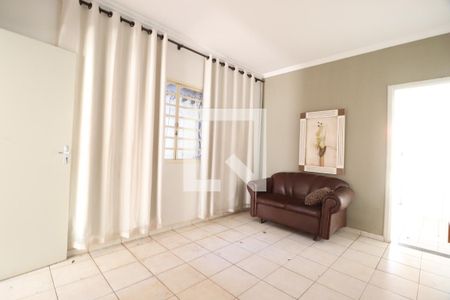 Sala 2 de casa para alugar com 4 quartos, 197m² em Santa Mônica, Uberlândia