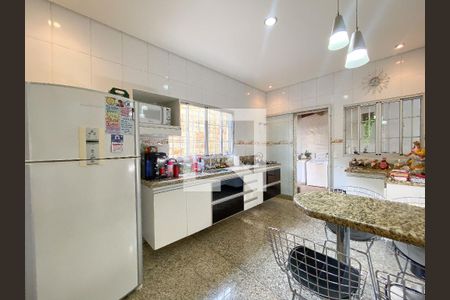 Casa para alugar com 3 quartos, 360m² em Eldoradinho, Contagem