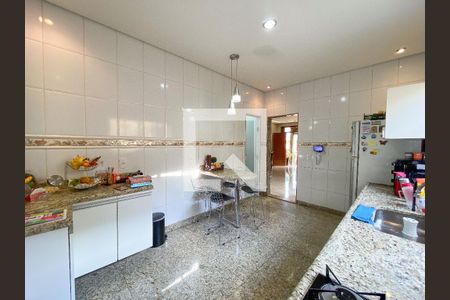 Casa para alugar com 3 quartos, 360m² em Eldoradinho, Contagem