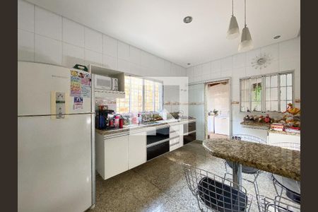 Casa para alugar com 3 quartos, 360m² em Eldoradinho, Contagem
