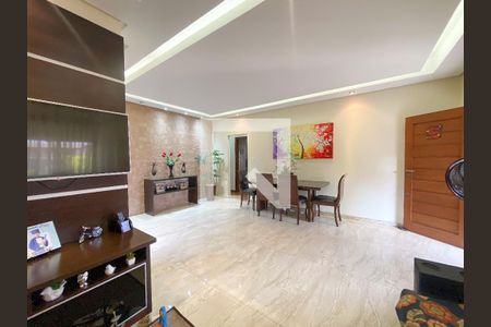 Casa para alugar com 3 quartos, 360m² em Eldoradinho, Contagem