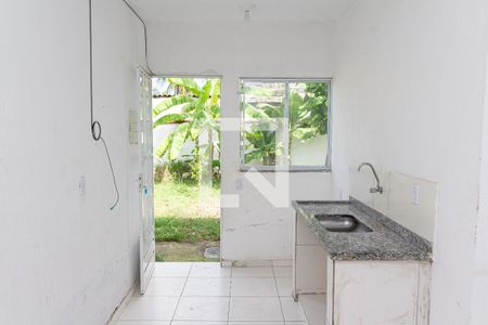 Sala/Cozinha de kitnet/studio para alugar com 1 quarto, 43m² em Guaratiba, Rio de Janeiro