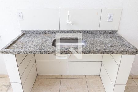 Sala/Cozinha de kitnet/studio para alugar com 1 quarto, 43m² em Guaratiba, Rio de Janeiro
