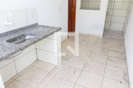 Sala/Cozinha de kitnet/studio para alugar com 1 quarto, 43m² em Guaratiba, Rio de Janeiro