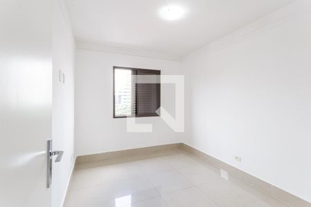Quarto 2 de apartamento para alugar com 2 quartos, 68m² em Vila Olímpia, São Paulo
