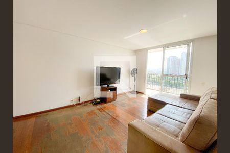 Sala   de apartamento à venda com 3 quartos, 107m² em Água Branca, São Paulo