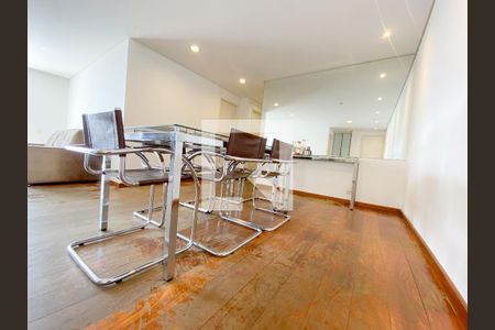 Sala de apartamento à venda com 3 quartos, 107m² em Água Branca, São Paulo