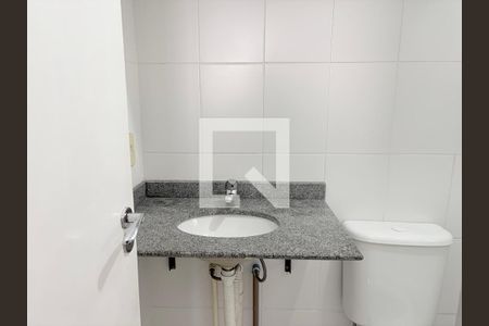 Banheiro da Suíte de apartamento para alugar com 3 quartos, 64m² em Luz, São Paulo