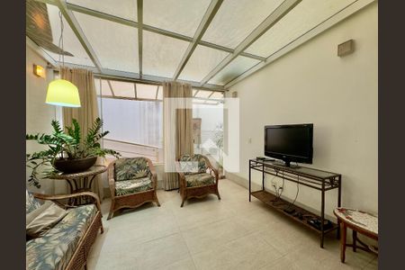 Casa à venda com 7 quartos, 420m² em Cidade Nova, Belo Horizonte