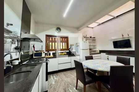 Casa à venda com 7 quartos, 420m² em Cidade Nova, Belo Horizonte