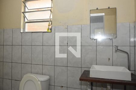 Banheiro da Suíte de casa para alugar com 2 quartos, 100m² em Jardim Santo Eduardo, Embu das Artes