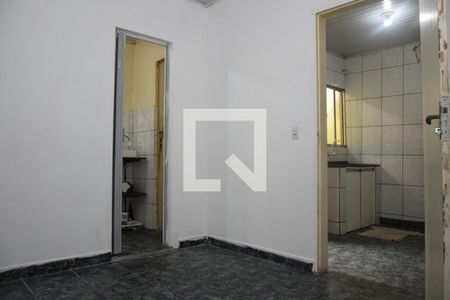 Quarto Suíte de casa para alugar com 2 quartos, 100m² em Jardim Santo Eduardo, Embu das Artes