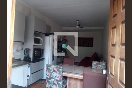 Casa à venda com 5 quartos, 250m² em Vila Olinda, São Paulo