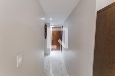 Corredor de apartamento à venda com 3 quartos, 106m² em Ipiranga, Belo Horizonte